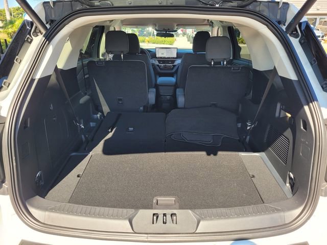Certified 2025 Ford Explorer Active image 17