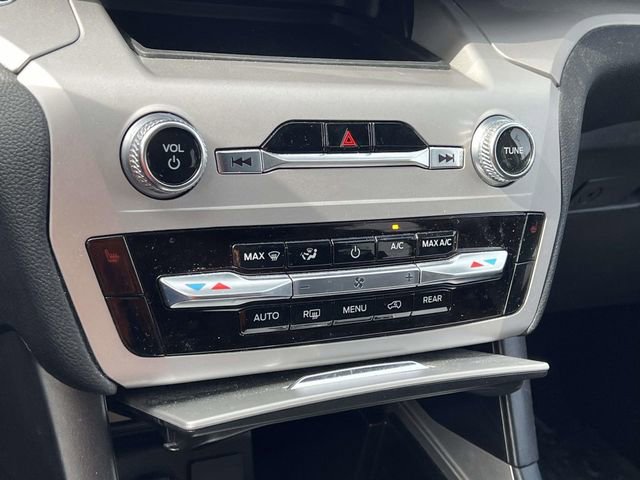Certified 2024 Ford Explorer XLT AWD/4WD image 13