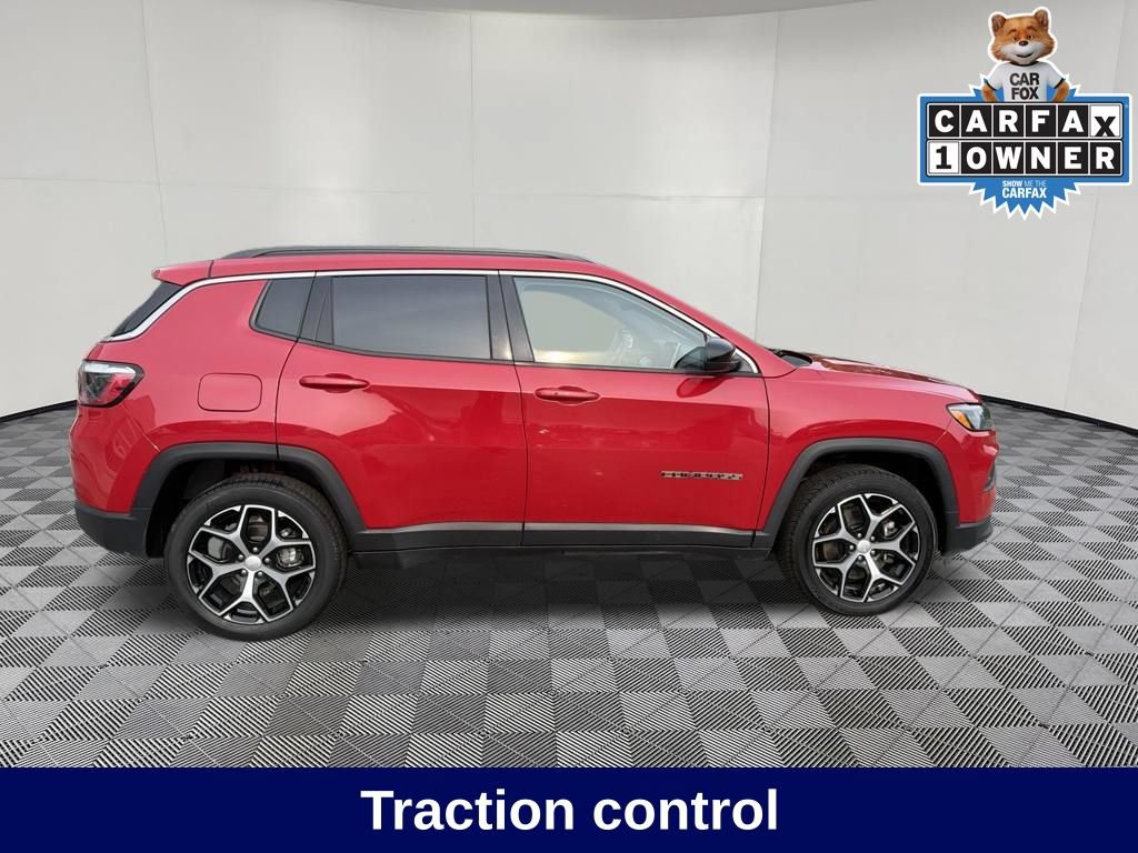 Used 2024 Jeep Compass Latitude AWD/4WD image 7