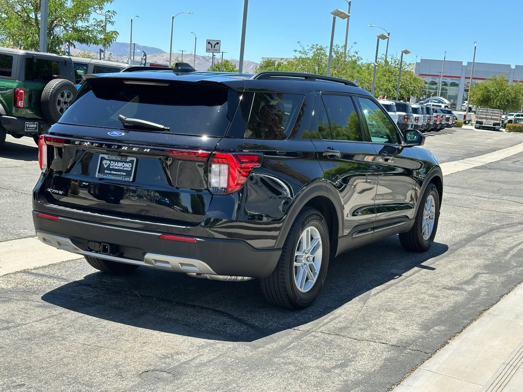 Certified 2026 Ford Explorer Active w/ Active Comfort Package RWD image 7