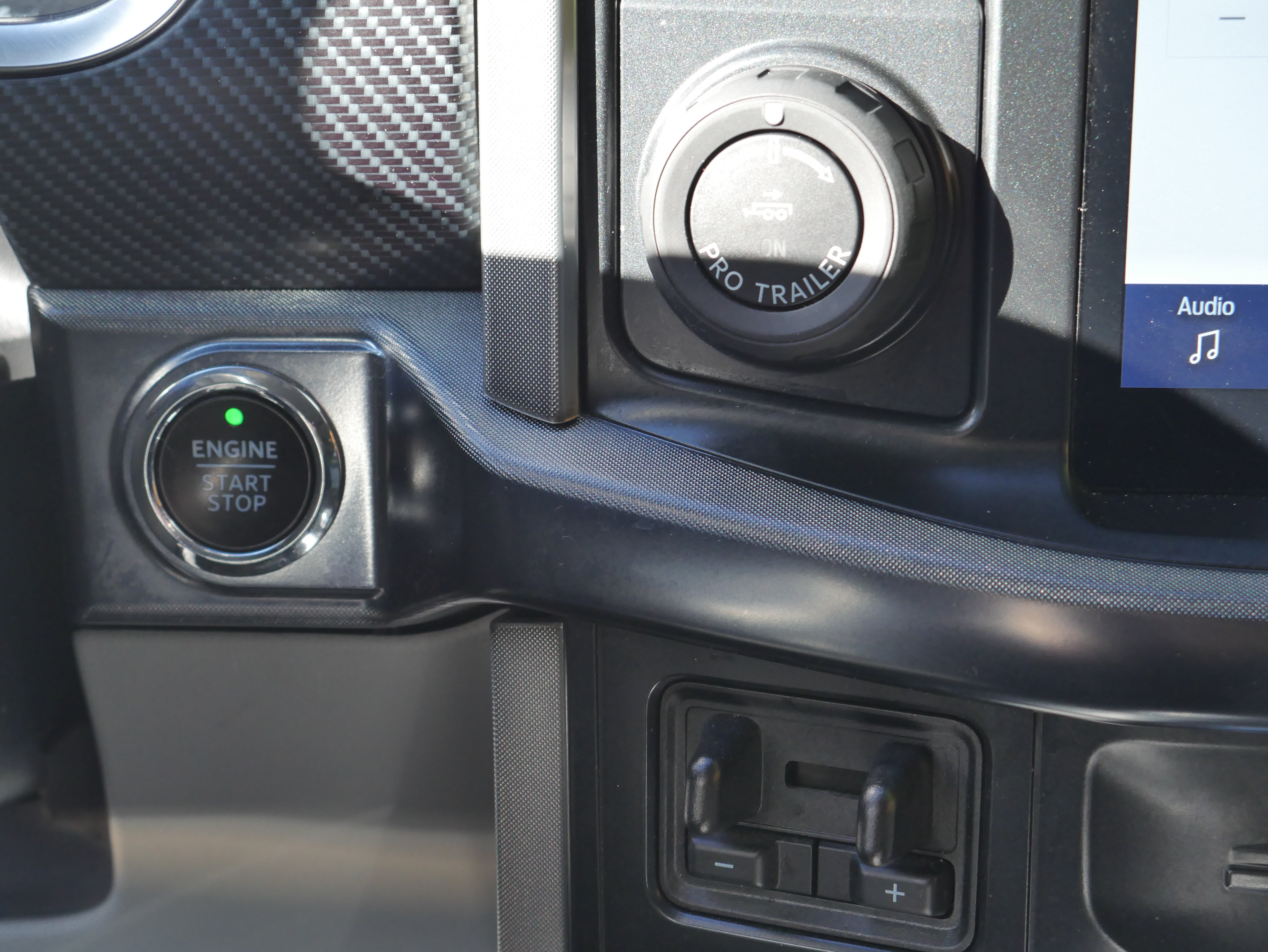 Certified 2022 Ford F150 Limited AWD/4WD image 8