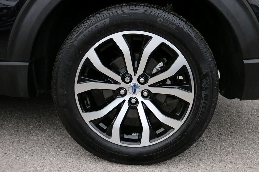 Certified 2025 Ford Explorer ST-Line image 9