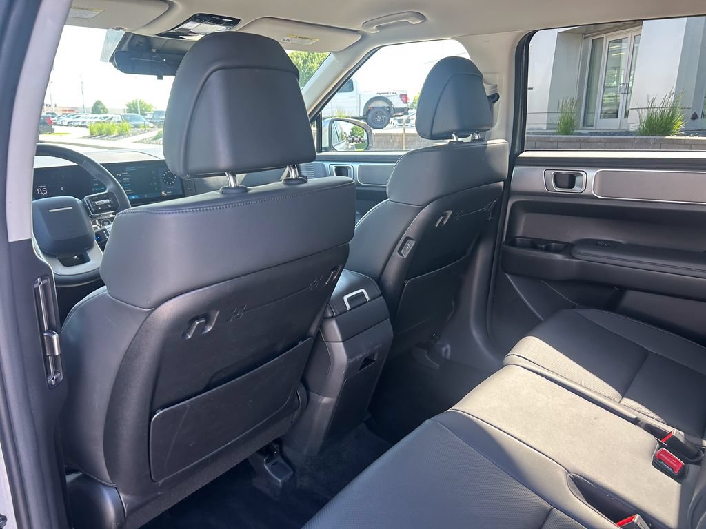 Used 2026 Hyundai Santa Fe SEL AWD/4WD image 13