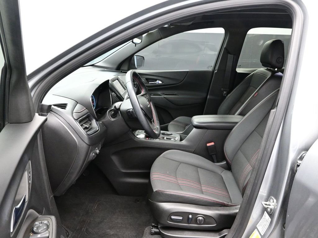 Used 2023 Chevrolet Equinox RS w/ LPO, Hit The Road Package FWD image 13