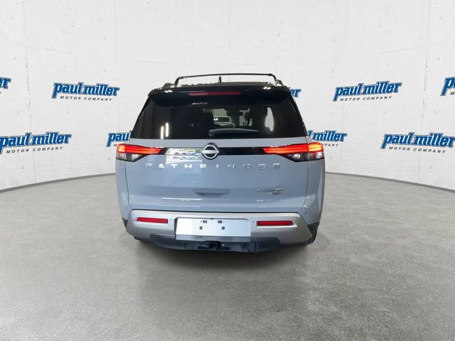 Used 2022 Nissan Pathfinder Platinum w/ Cargo Package AWD/4WD image 10