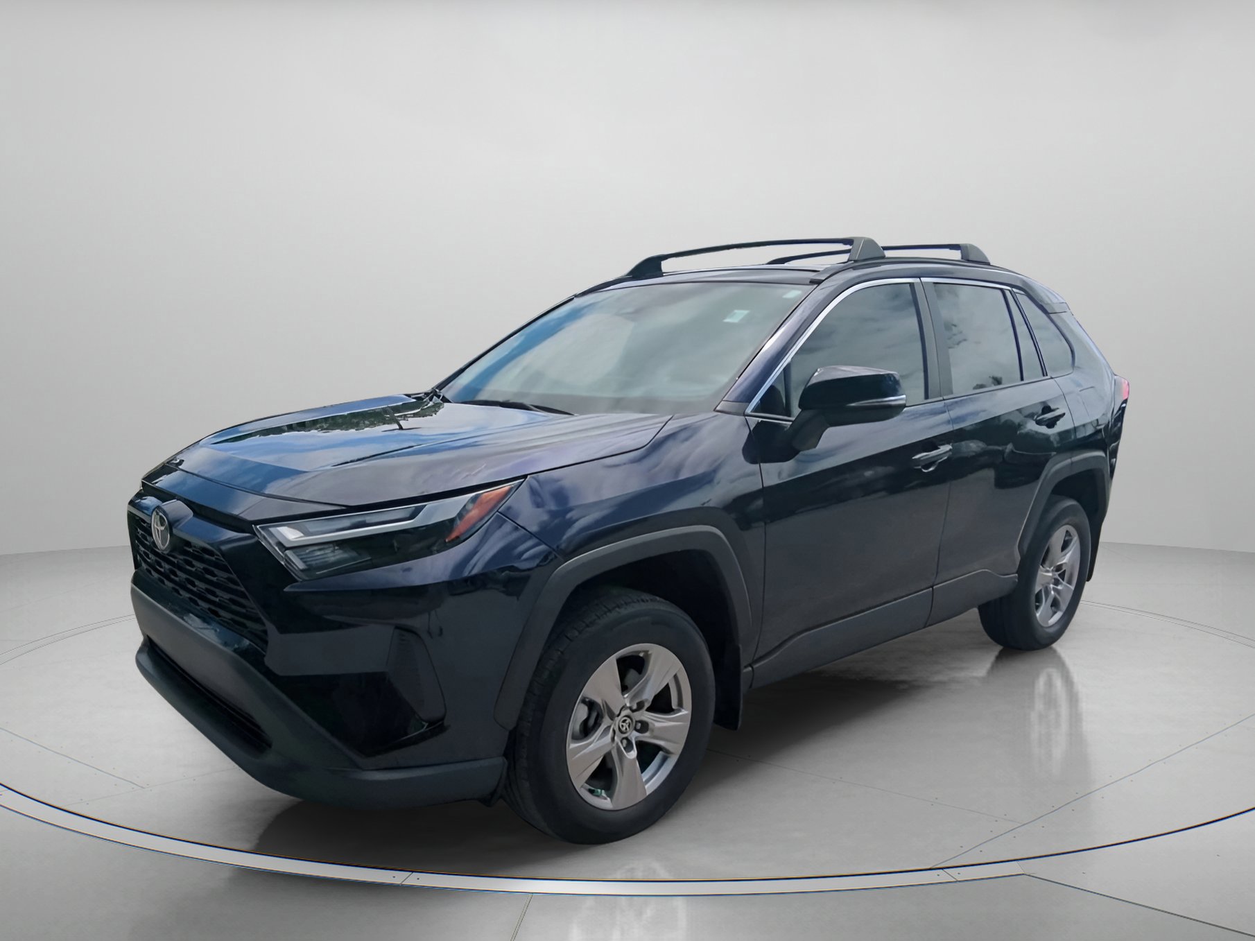 Used 2025 Toyota RAV4 XLE w/ Convenience Package image 4