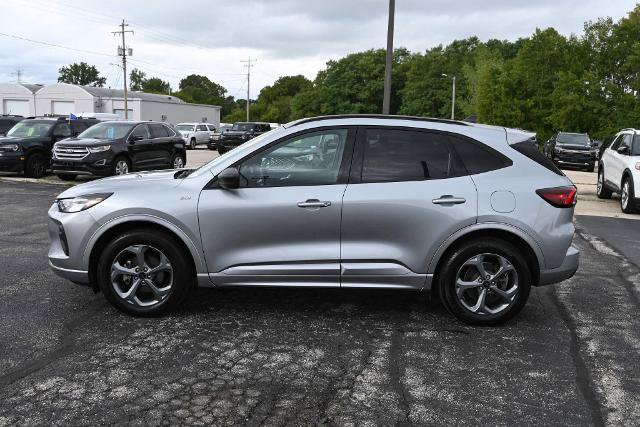 Certified 2024 Ford Escape ST-Line w/ Tech Pack #1 AWD/4WD image 4