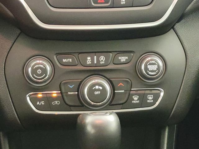 Used 2022 Jeep Cherokee Latitude image 23