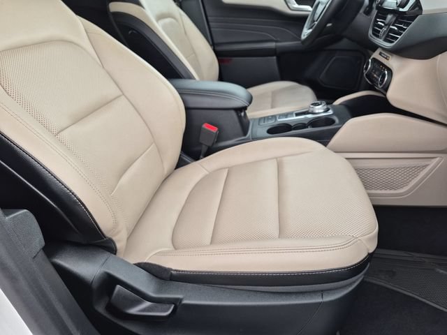 Certified 2022 Ford Escape SEL AWD/4WD image 32