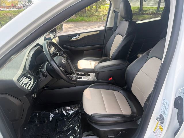 Certified 2022 Ford Escape Titanium w/ Titanium Elite Package AWD/4WD image 30