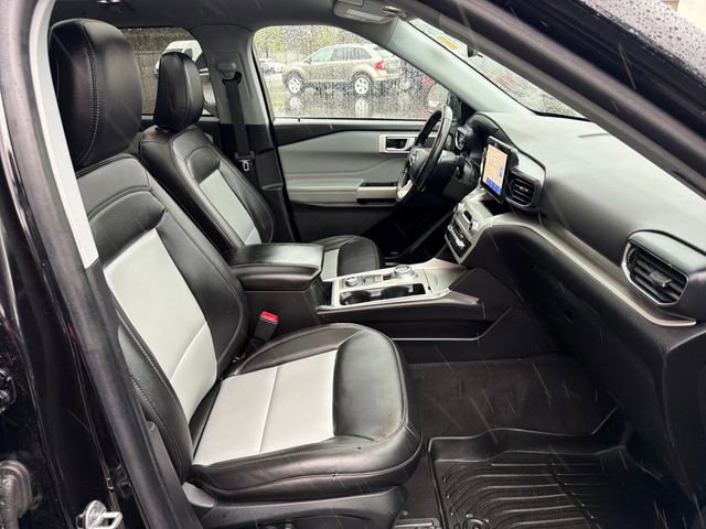 Certified 2022 Ford Explorer XLT w/ Equipment Group 202A AWD/4WD image 16
