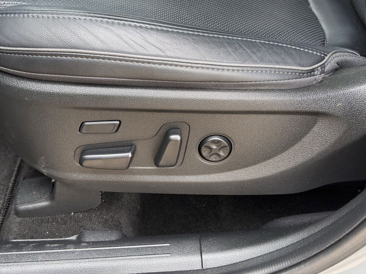 Used 2022 Hyundai Santa Fe Limited FWD image 26