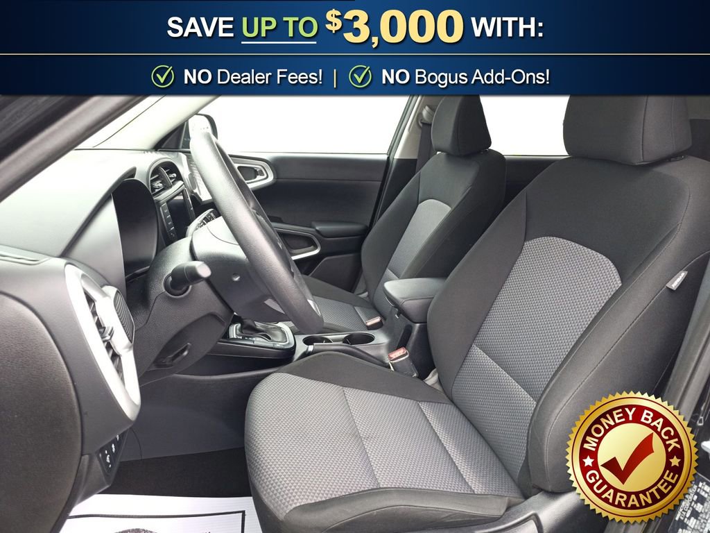 Used 2025 Kia Soul LX w/ LX Technology Package FWD image 14