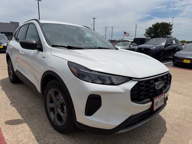 Certified 2025 Ford Escape ST-Line w/ Tech Pack #1 FWD image 2