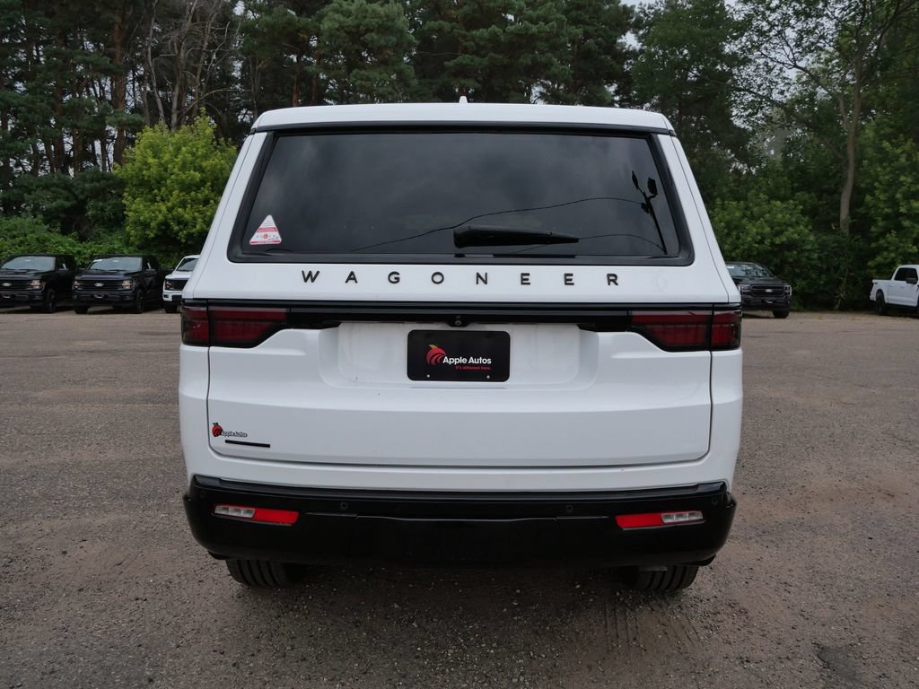 Used 2023 Jeep Wagoneer Series II w/ Convenience Group I AWD/4WD image 5