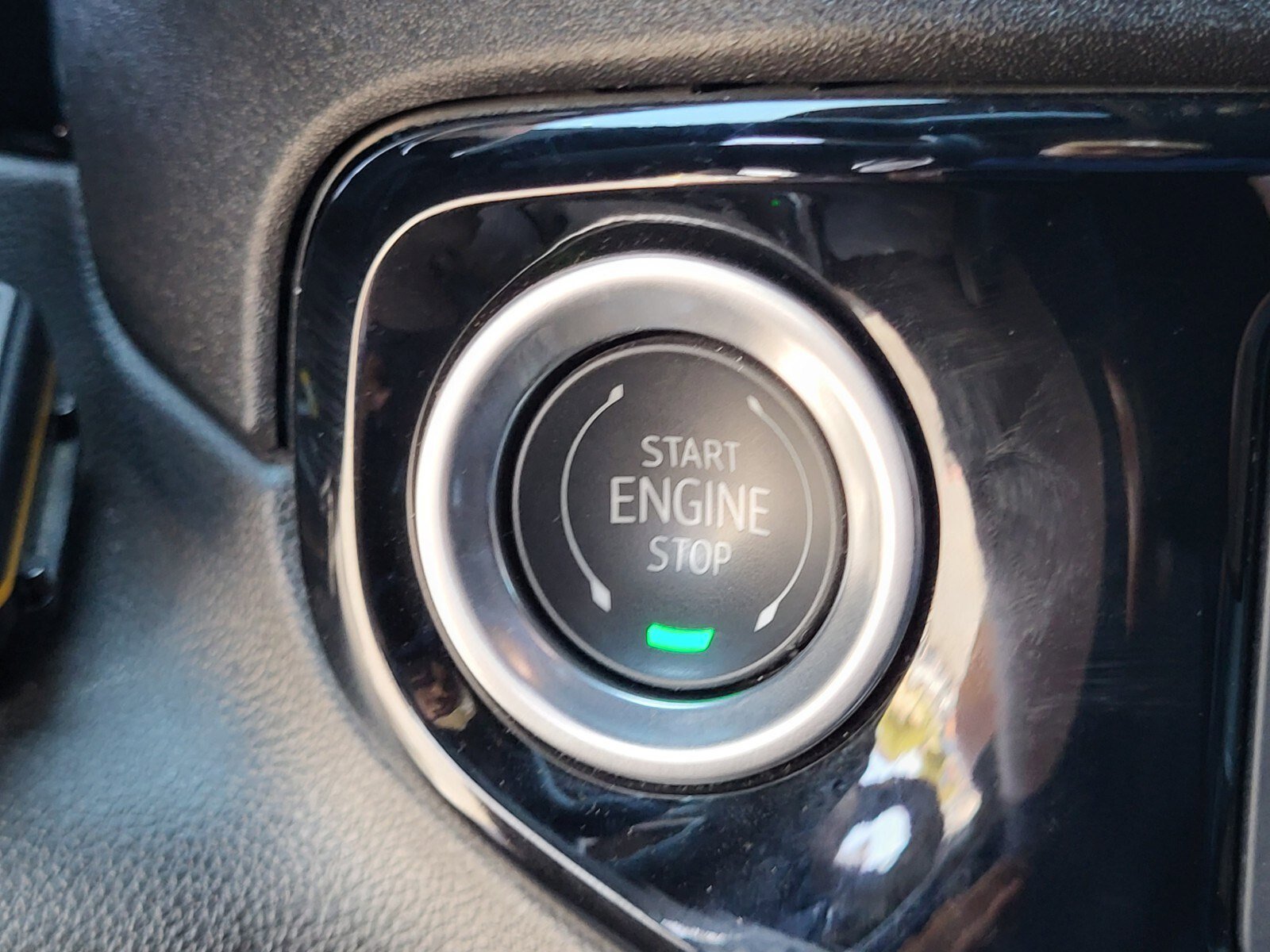 Used 2025 Chevrolet Silverado 2500 ZR2 w/ Technology Package image 24