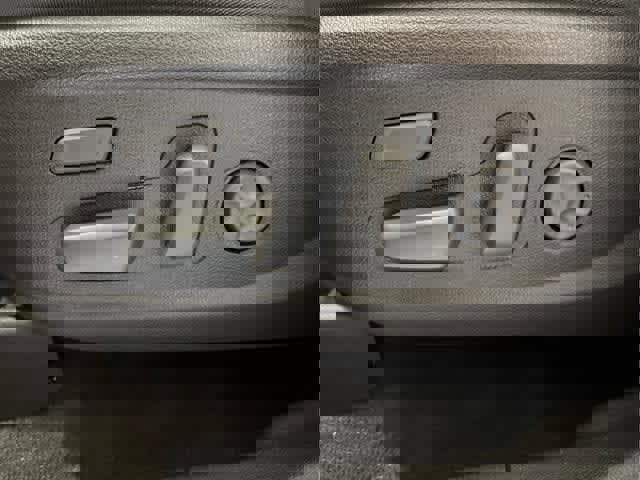 Used 2020 Hyundai Santa Fe Limited image 24