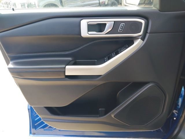 Certified 2022 Ford Explorer XLT w/ Equipment Group 202A image 15