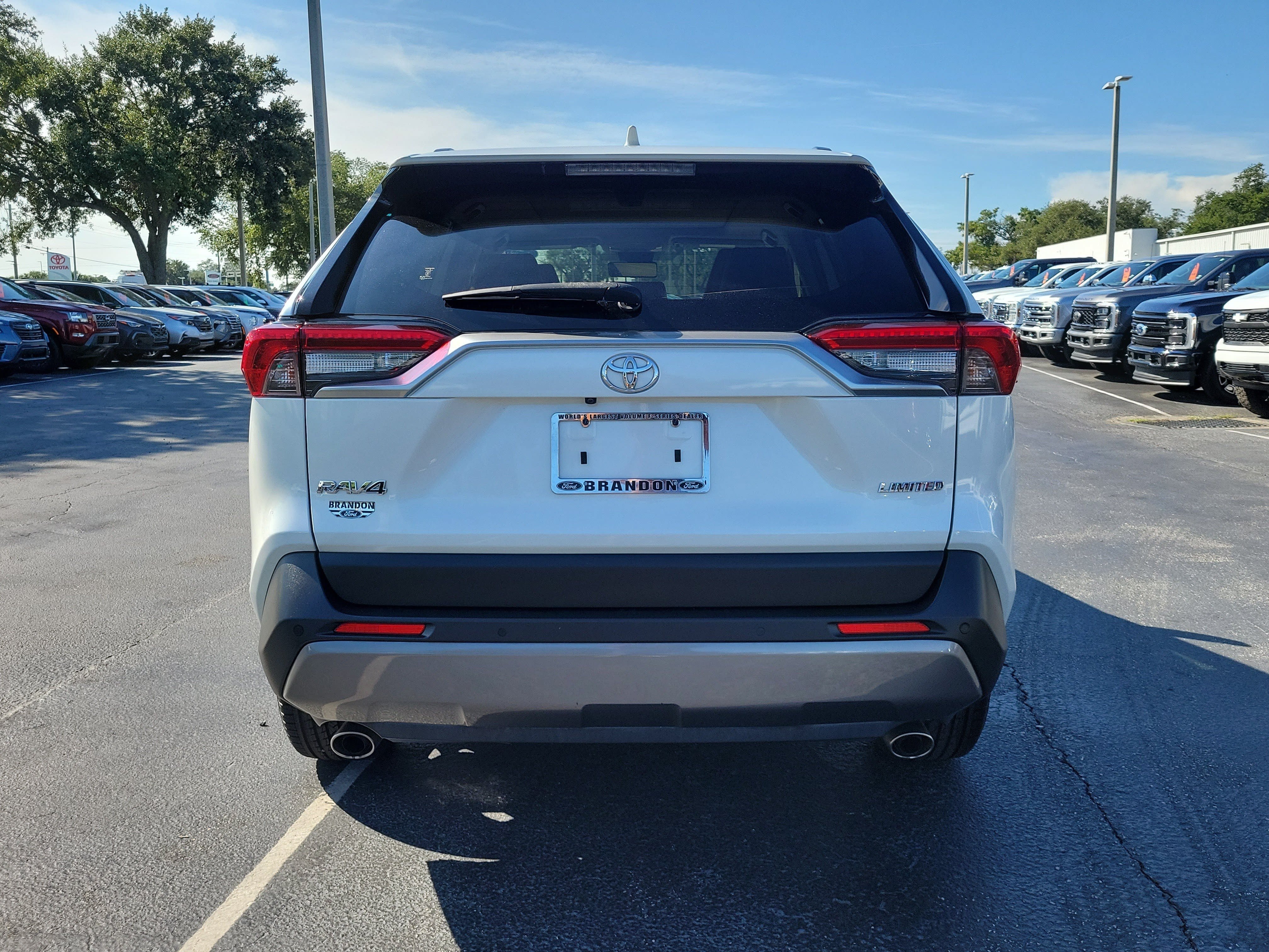 Used 2019 Toyota RAV4 Limited w/ Advanced Technology Package FWD image 8