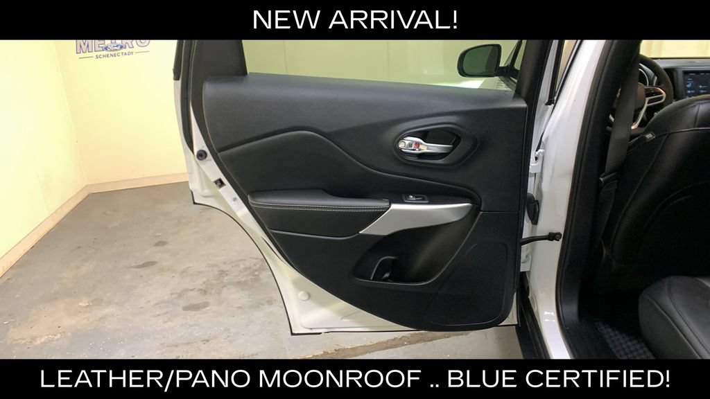 Used 2022 Jeep Cherokee Latitude w/ Sun & Sound Group AWD/4WD image 18