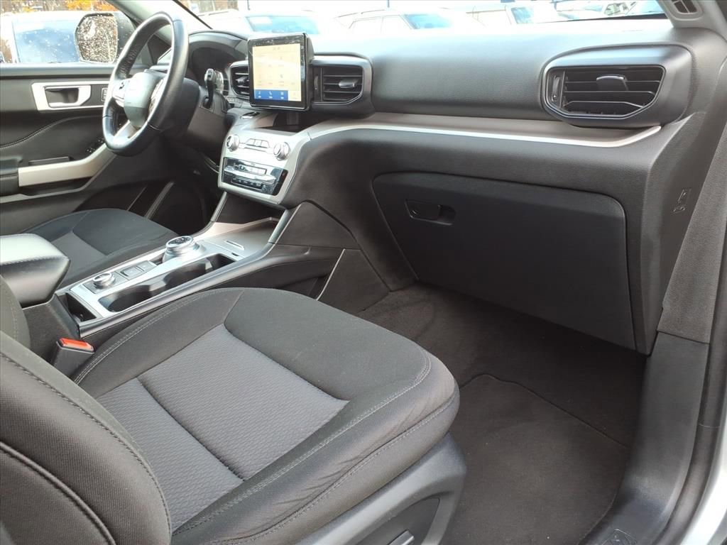 Certified 2023 Ford Explorer XLT image 9