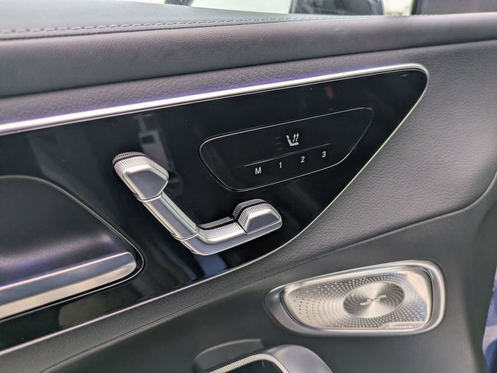 Used 2023 Mercedes-Benz GLC 300 GLC 300 image 21