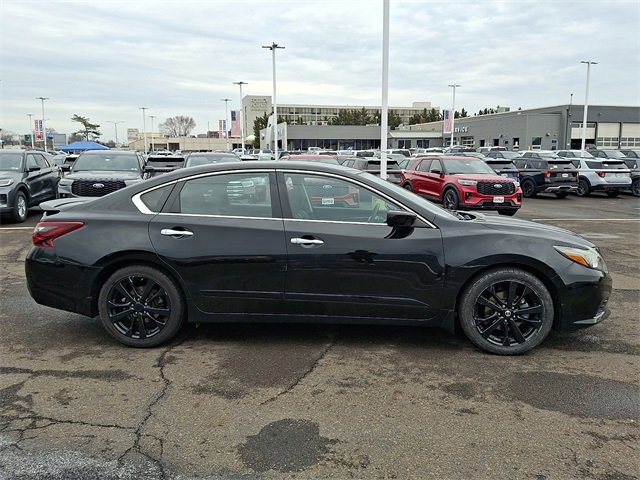 Used 2017 Nissan Altima 2.5 SR w/ Midnight Edition Package video 2