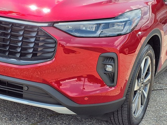 Certified 2024 Ford Escape Platinum AWD/4WD image 27