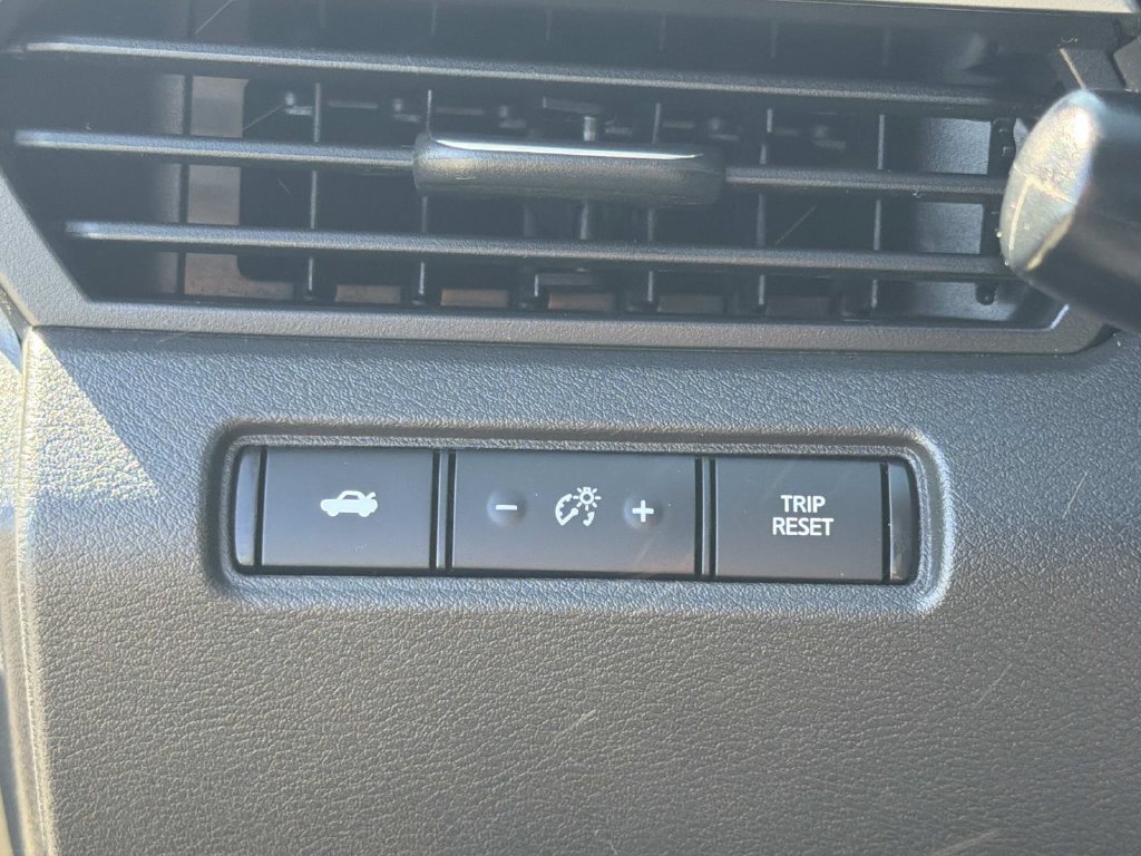 Used 2024 Nissan Altima 2.5 SV FWD image 17