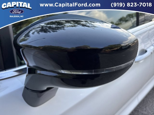 Used 2025 Chrysler Pacifica Select FWD image 12
