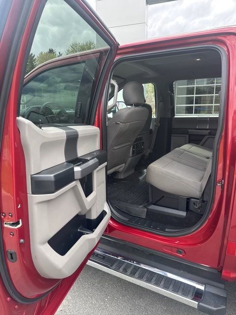 Certified 2018 Ford F250 XLT w/ XLT Premium Package AWD/4WD image 20