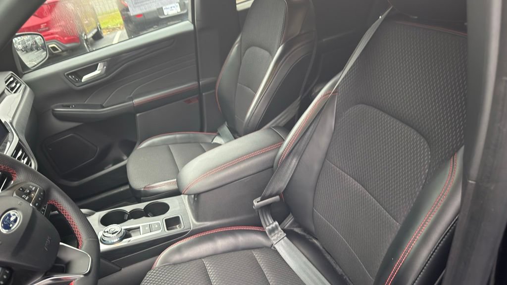 Certified 2024 Ford Escape ST-Line w/ Tech Pack #1 FWD image 11