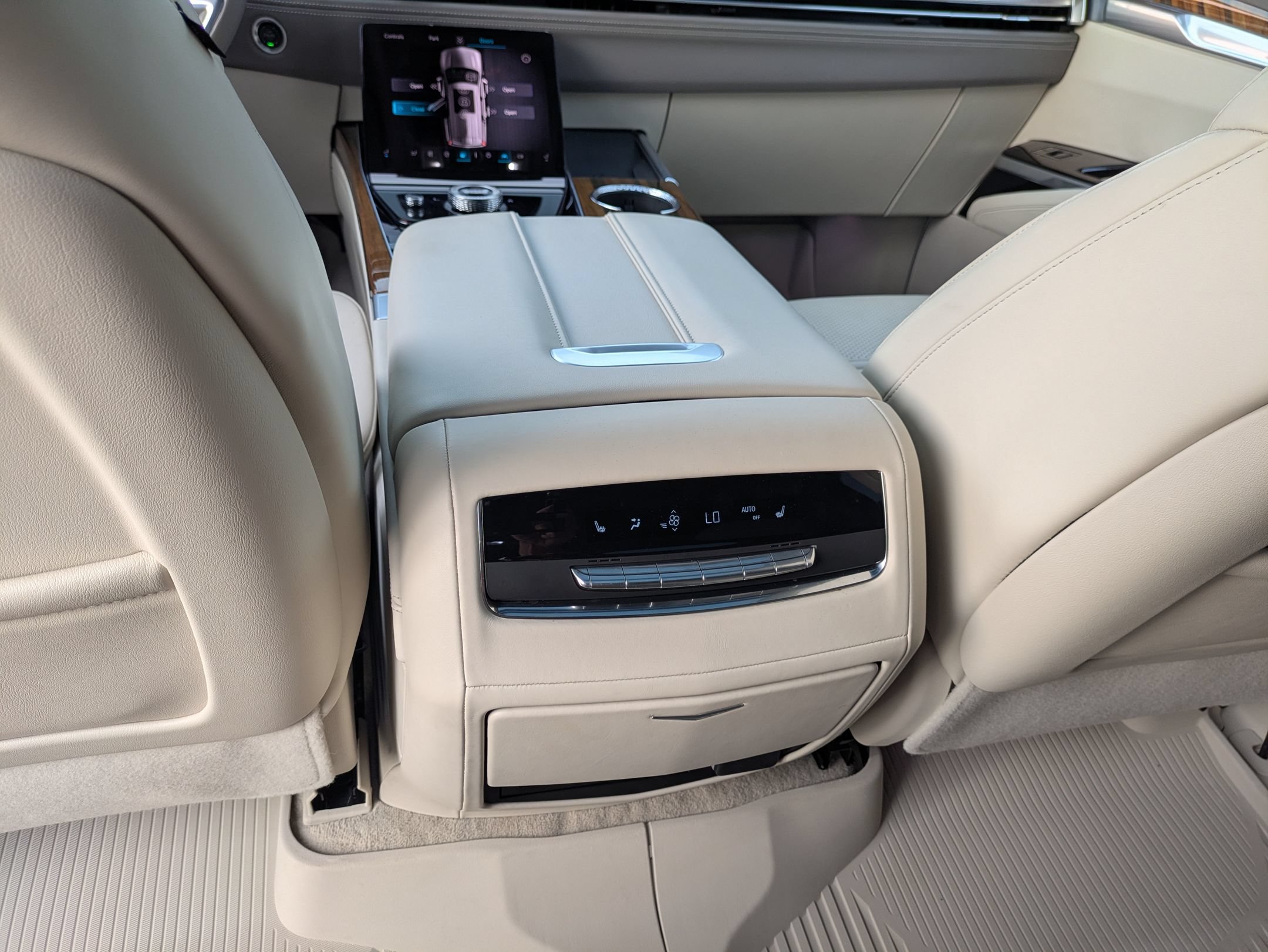 Used 2025 Cadillac Escalade ESV Sport Platinum AWD/4WD image 33