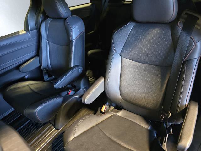 Used 2023 Toyota Sienna XSE w/ XSE Plus Package AWD/4WD image 17