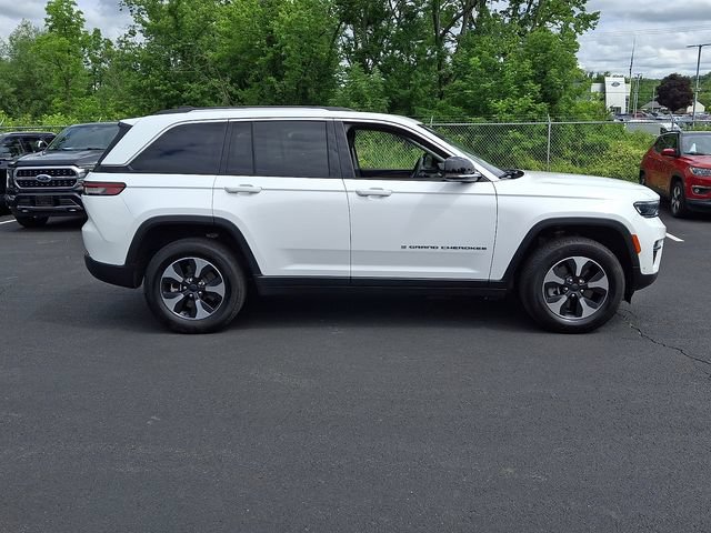 Used 2022 Jeep Grand Cherokee Limited 4xe w/ Luxury Tech Group II AWD/4WD image 14