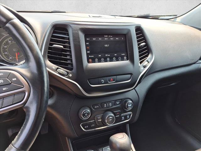 Used 2020 Jeep Cherokee Latitude Plus w/ Cold Weather Group AWD/4WD image 15
