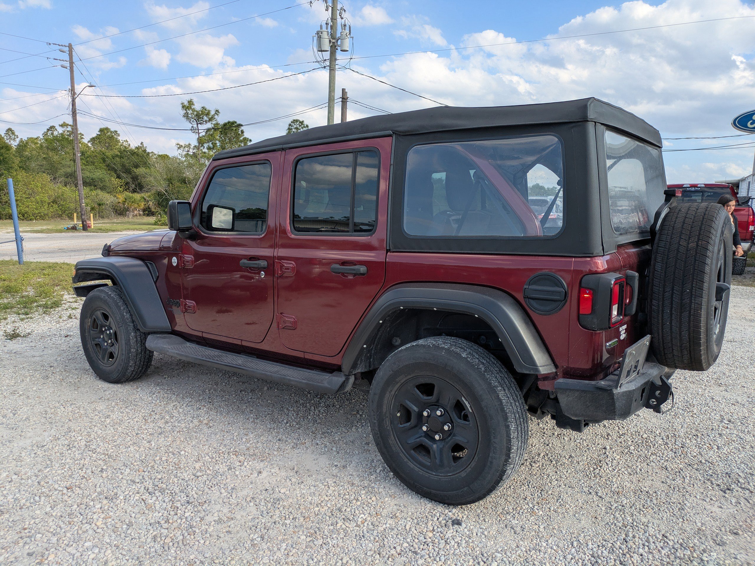 Used 2021 Jeep Wrangler Unlimited Sport AWD/4WD image 3