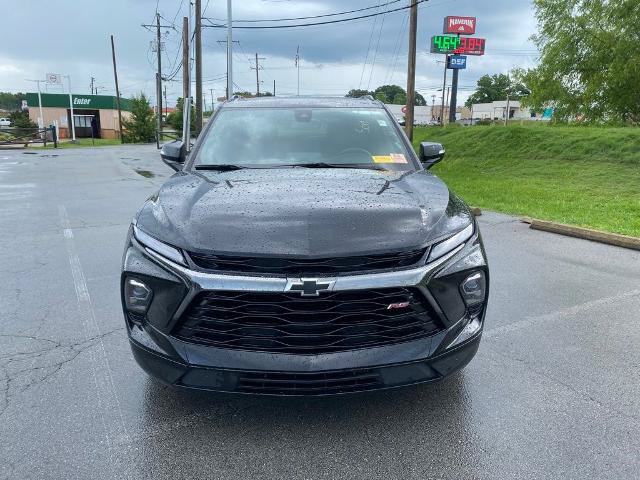 Used 2025 Chevrolet Blazer RS FWD image 2