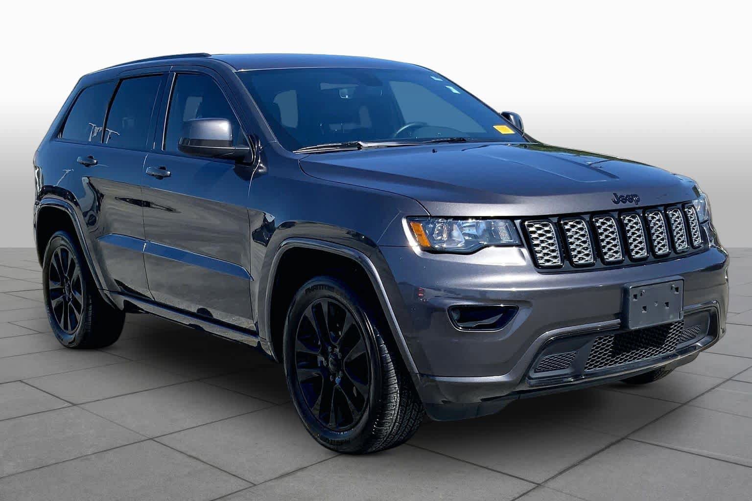 Used 2019 Jeep Grand Cherokee Altitude RWD image 3
