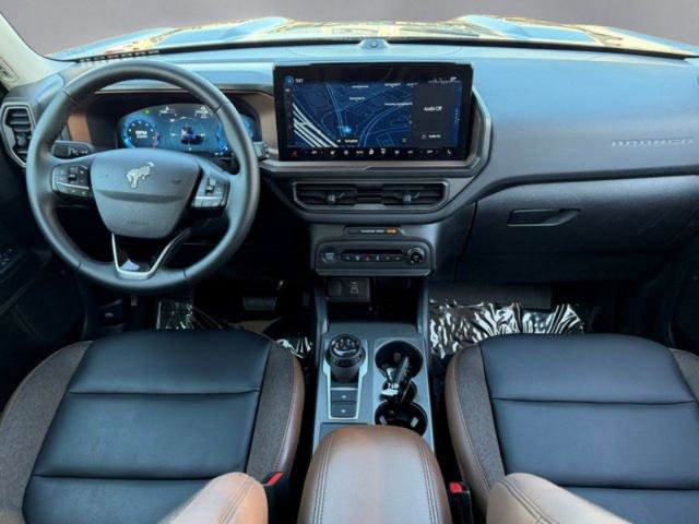Certified 2025 Ford Bronco Sport Outer Banks w/ Outer Banks Tech Package+ AWD/4WD image 3