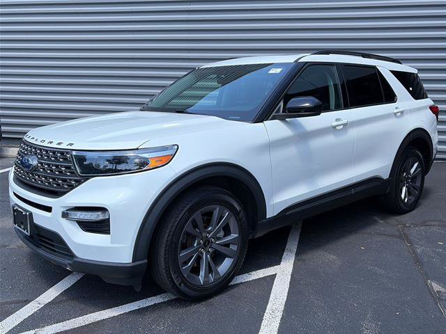 Certified 2022 Ford Explorer XLT w/ Equipment Group 202A AWD/4WD image 2