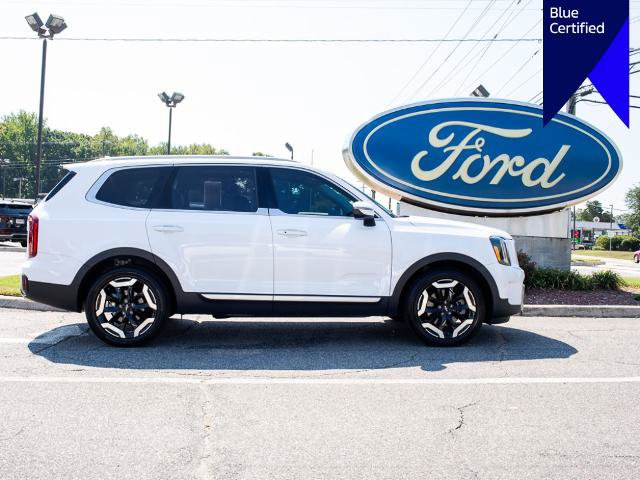 Used 2023 Kia Telluride S w/ S Sunroof Package