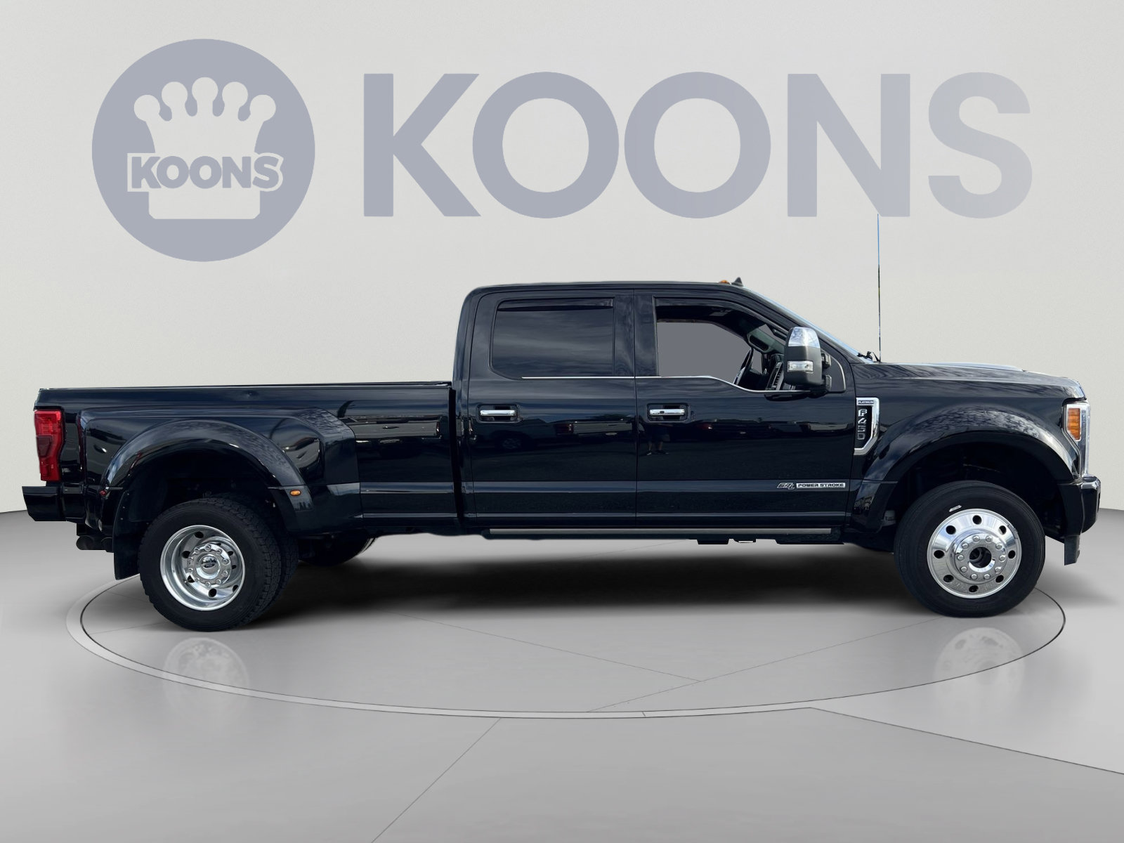 Certified 2019 Ford F450 Platinum w/ Platinum Ultimate Package AWD/4WD image 17