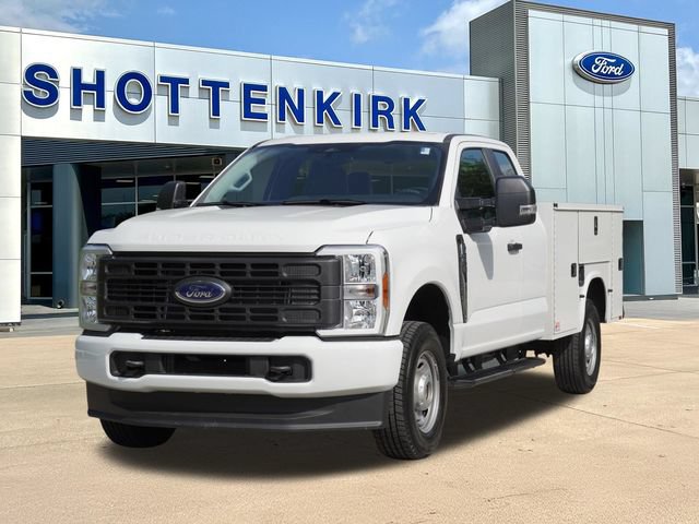 Certified 2025 Ford F250 XL AWD/4WD image 3