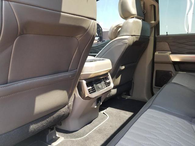 Certified 2025 Ford F250 Platinum w/ Platinum Plus Package AWD/4WD image 17
