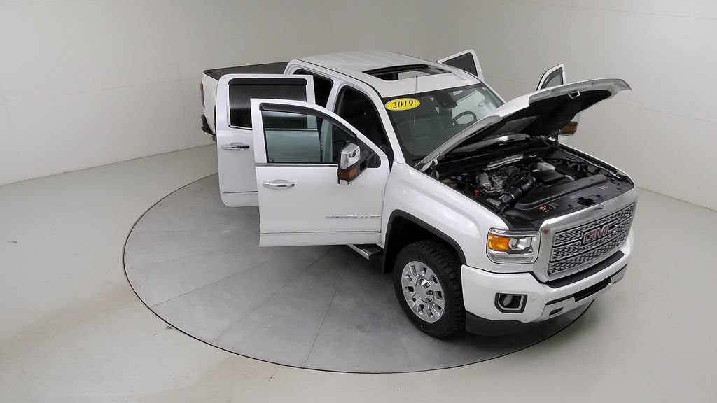 Used 2019 GMC Sierra 2500 Denali w/ Suspension Package, Off-Road AWD/4WD image 49
