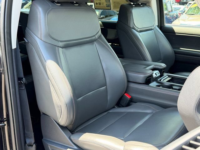 Certified 2025 Ford Expedition Active AWD/4WD image 31