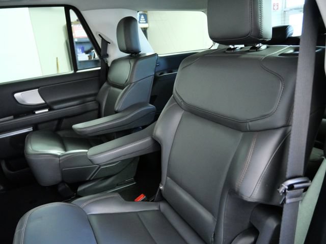 Certified 2025 Ford Expedition Active AWD/4WD image 15
