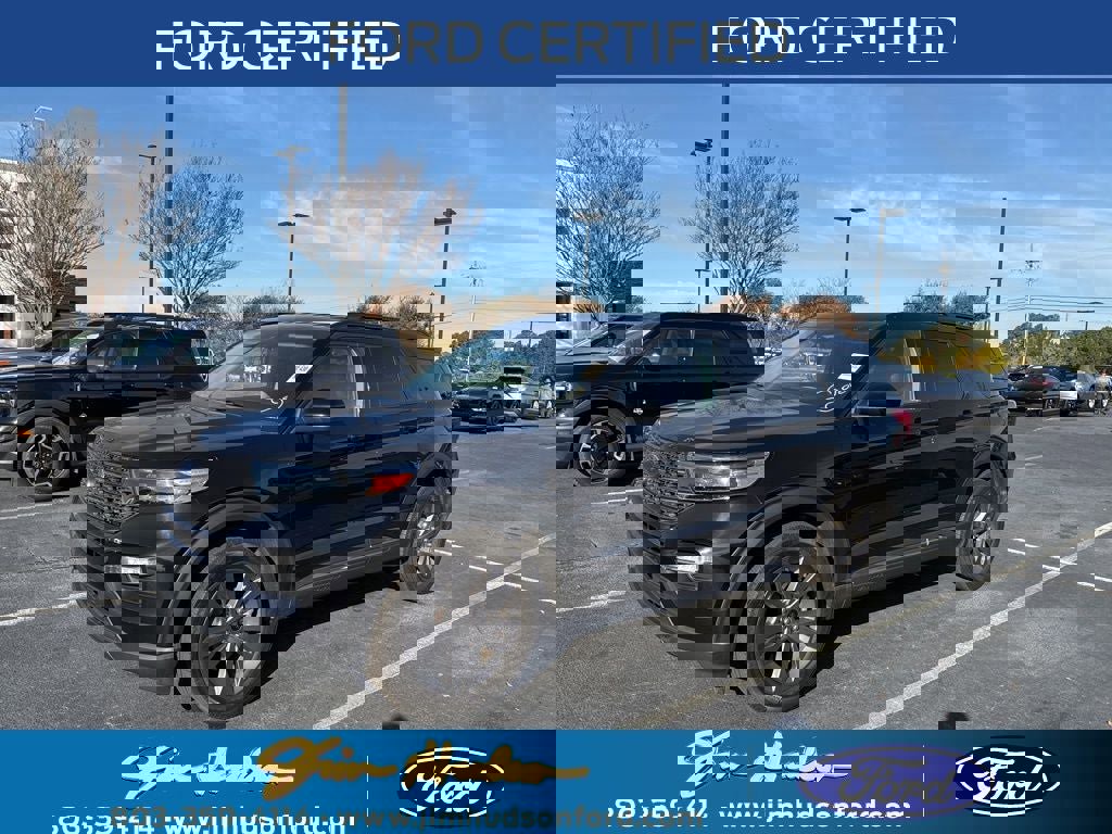 Certified 2022 Ford Explorer XLT w/ Equipment Group 202A