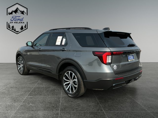 Certified 2025 Ford Explorer ST-Line AWD/4WD image 3